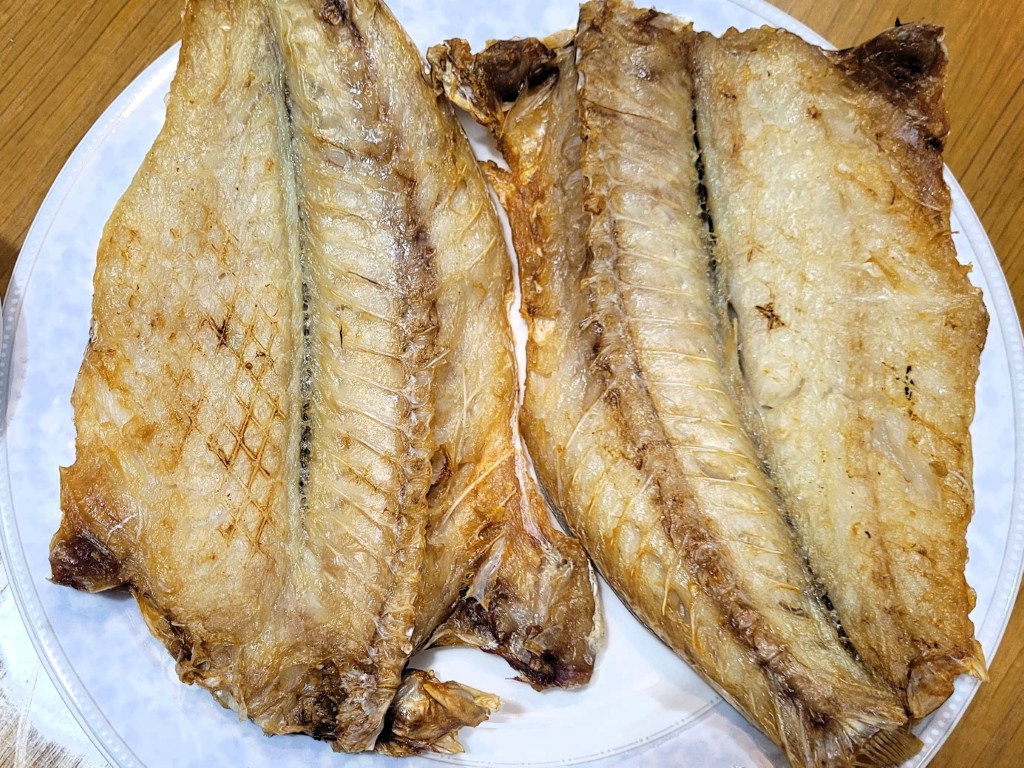 에어프라이어로 바삭하게 구운 냉동 옥돔구이 2마리