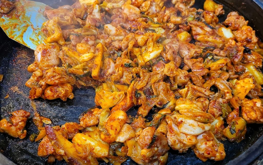 홍천 닭갈비 맛집 명가춘천닭갈비막국수, 정국 방문 비발디파크 근처 맛집 35