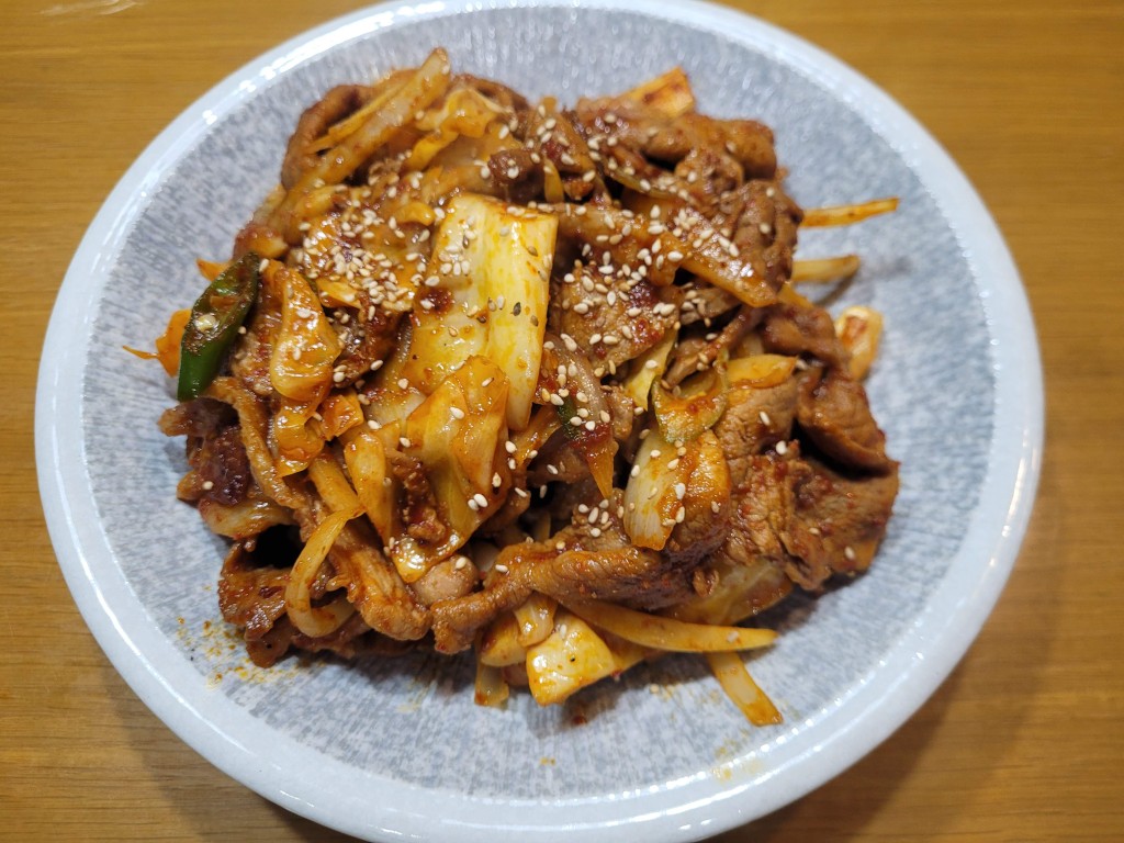 10분 완성 제육볶음 레시피｜고추가루와 간장으로 불향 살리는 빠른 집밥 반찬 1