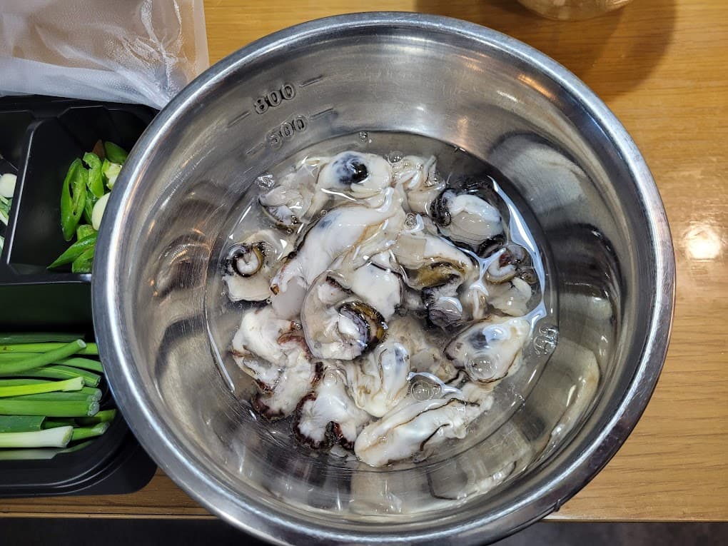 굴 넣은 라면 맛있게 끓이는 법｜비린내 없이 깔끔하게 17