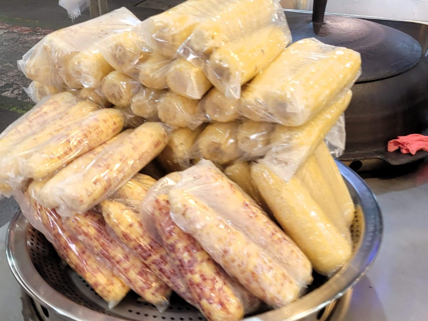 갓 쪄낸 홍천 찰옥수수