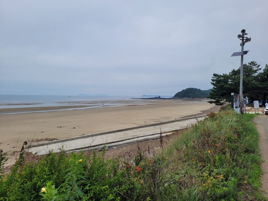 밧개해변 공터 주차 모습