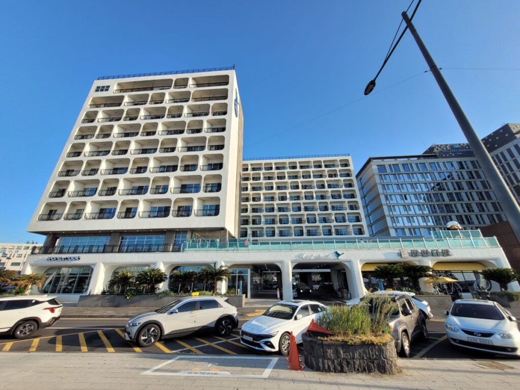 제주 탑동 호텔 휘슬락 제주 외관