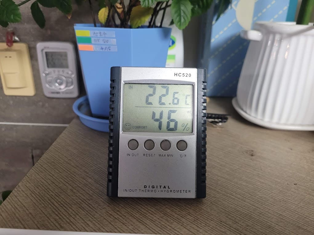 HC520 디지털 온습도계, 22.6°C 온도 46% 습도 표시