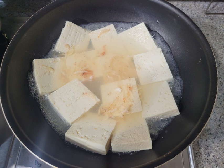 새우젓 두부찌개 끓이는 법, 맑고 칼칼한 젓국 스타일 국물