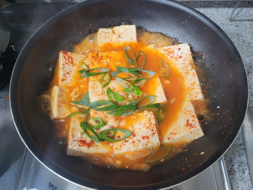 새우젓 두부찌개 끓이는 법, 맑고 칼칼한 젓국 스타일 국물